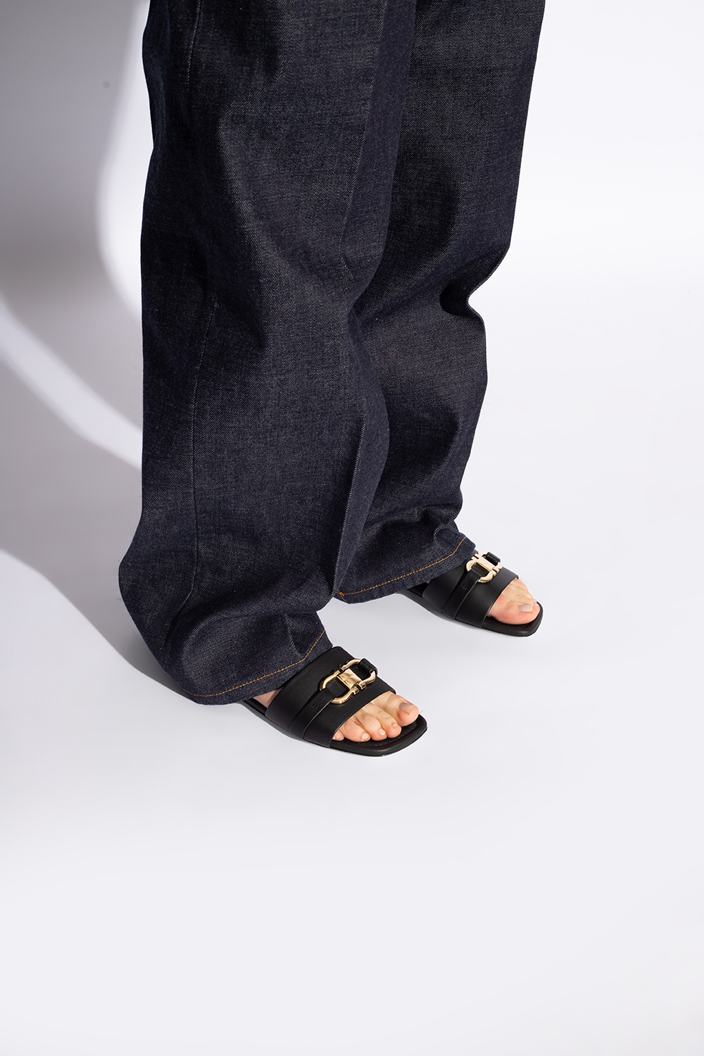 フェラガモ レディース サンダル LEAH NERO 0769636 フェラガモ レディース サンダル LEAH NERO 0769636 (FERRAGAMO